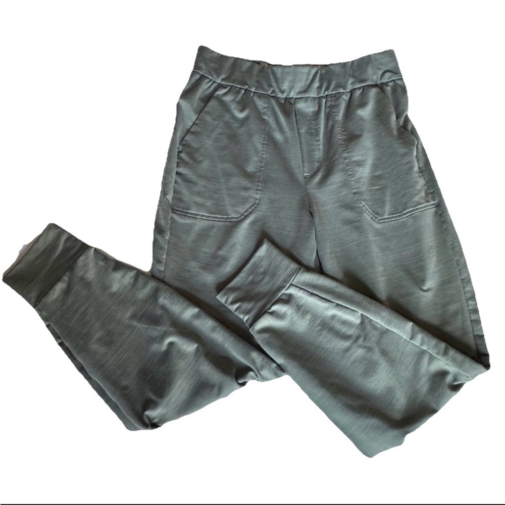 REI women’s M Green Jogger Pants like new